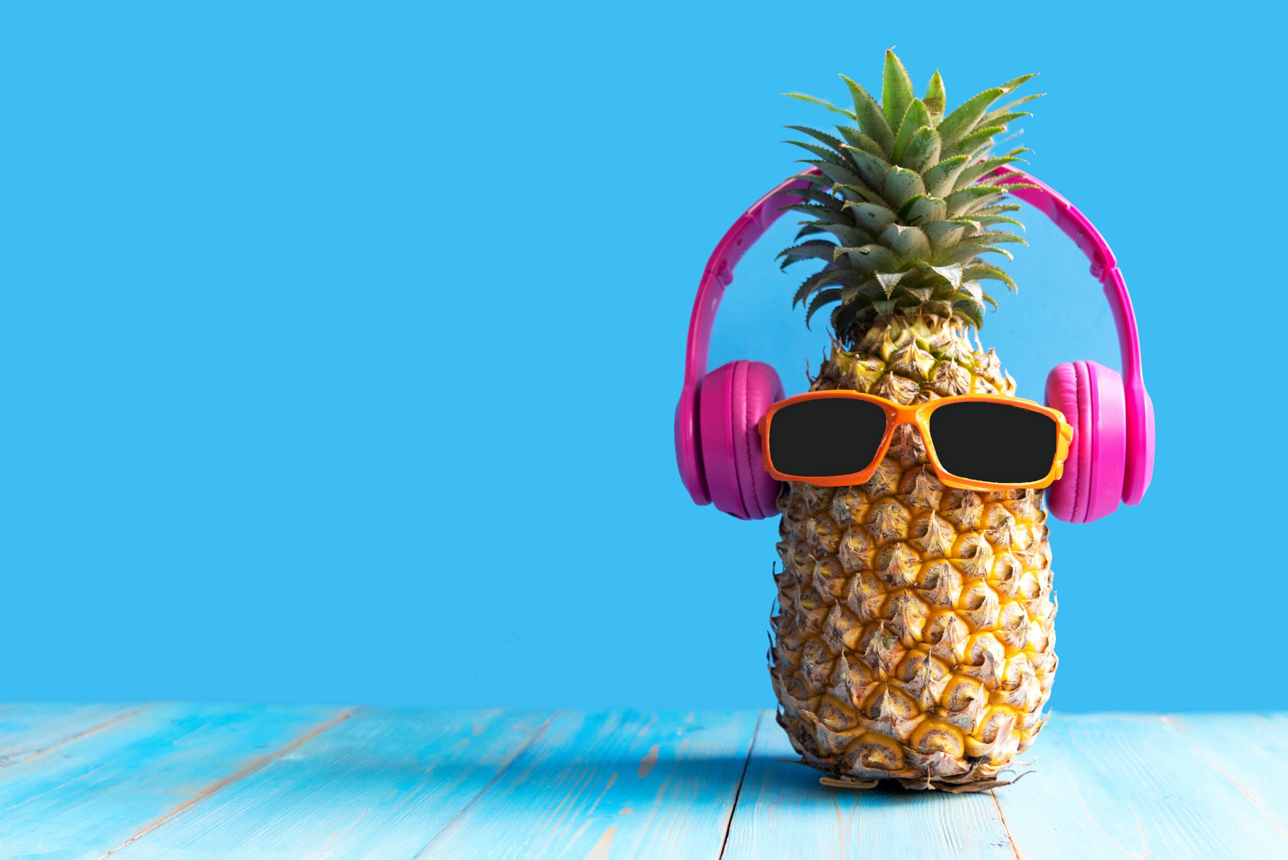 Summer in the party. Hipster Pineapple Fashion in sunglass and